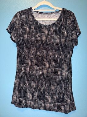 Apt. 9 Black and White Short Sleeve V-Neck Top